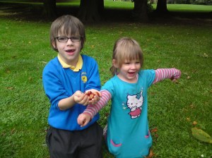 Bill and Bonnie collect conkers